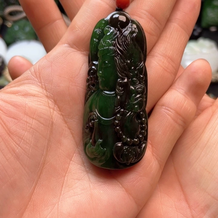 颈饰未镶嵌和田玉（碧玉）