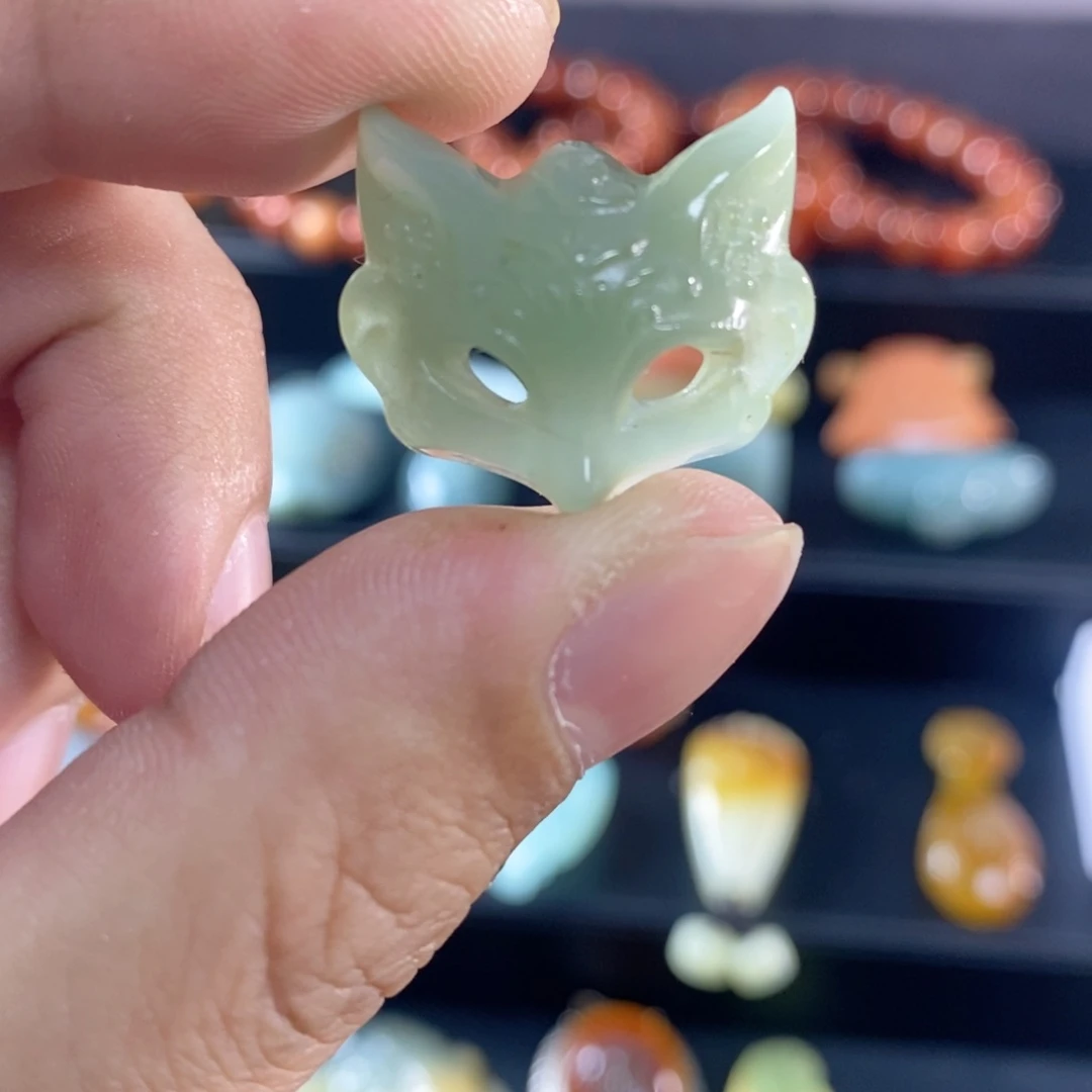 未镶嵌蛇纹石玉花玉挂件