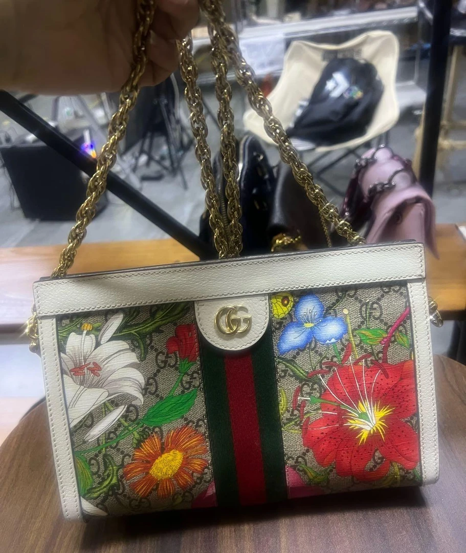 95新 Gucci斜挎包  20052