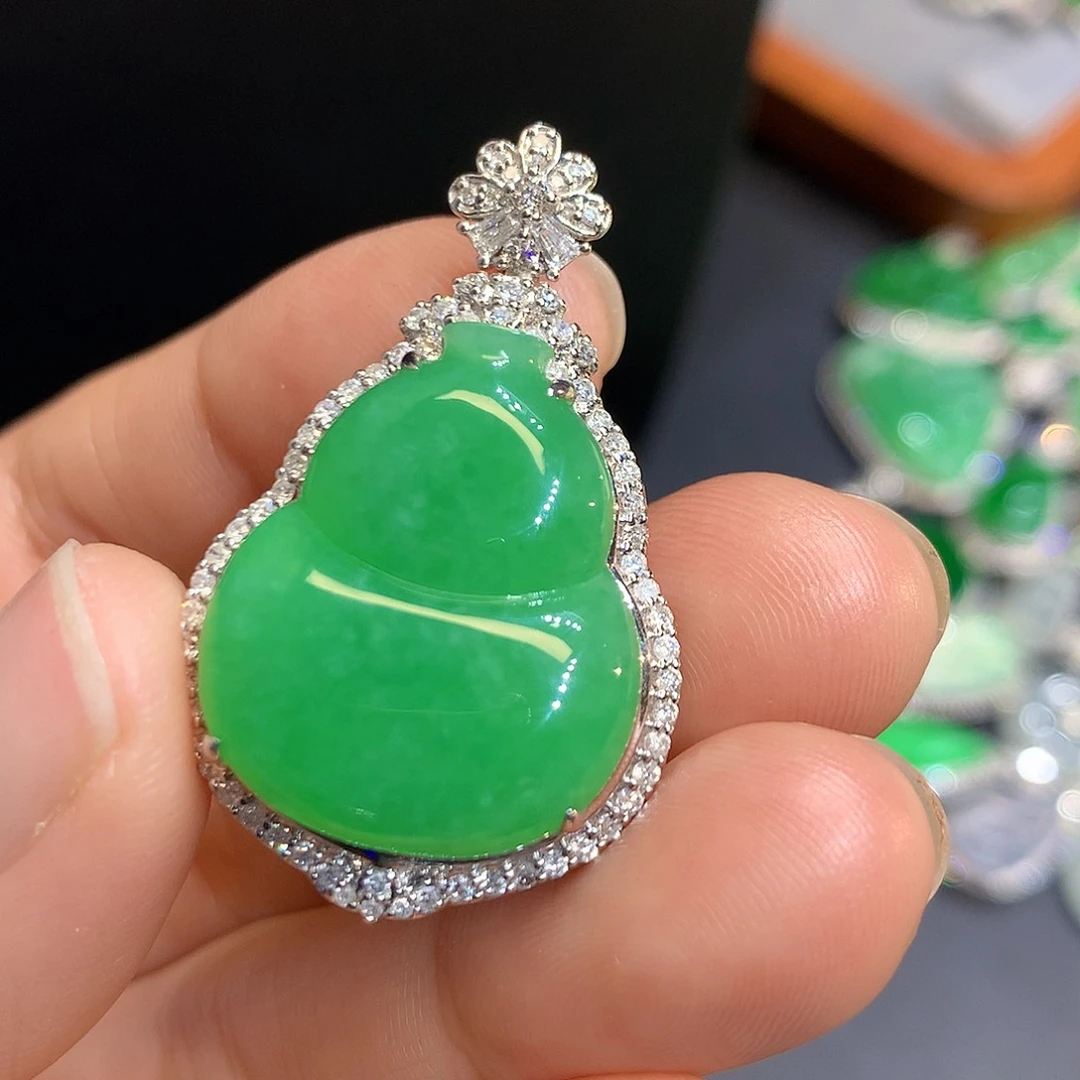 翡翠吊坠(不含链)18K金镶嵌