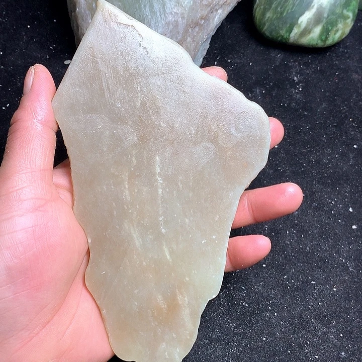 和田玉（糖玉）未镶嵌珠宝奇石