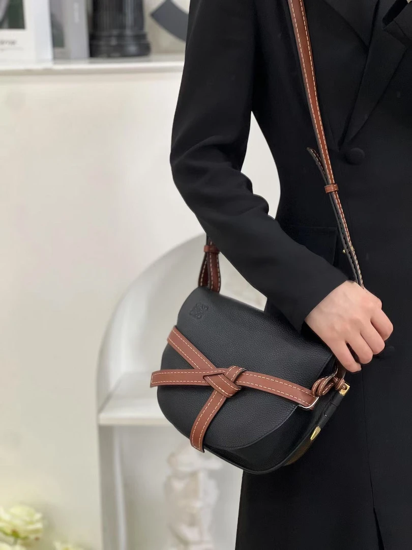 99新 LOEWE/罗意威 罗意威gate 黑棕拼色斜挎包/公价无/甄选