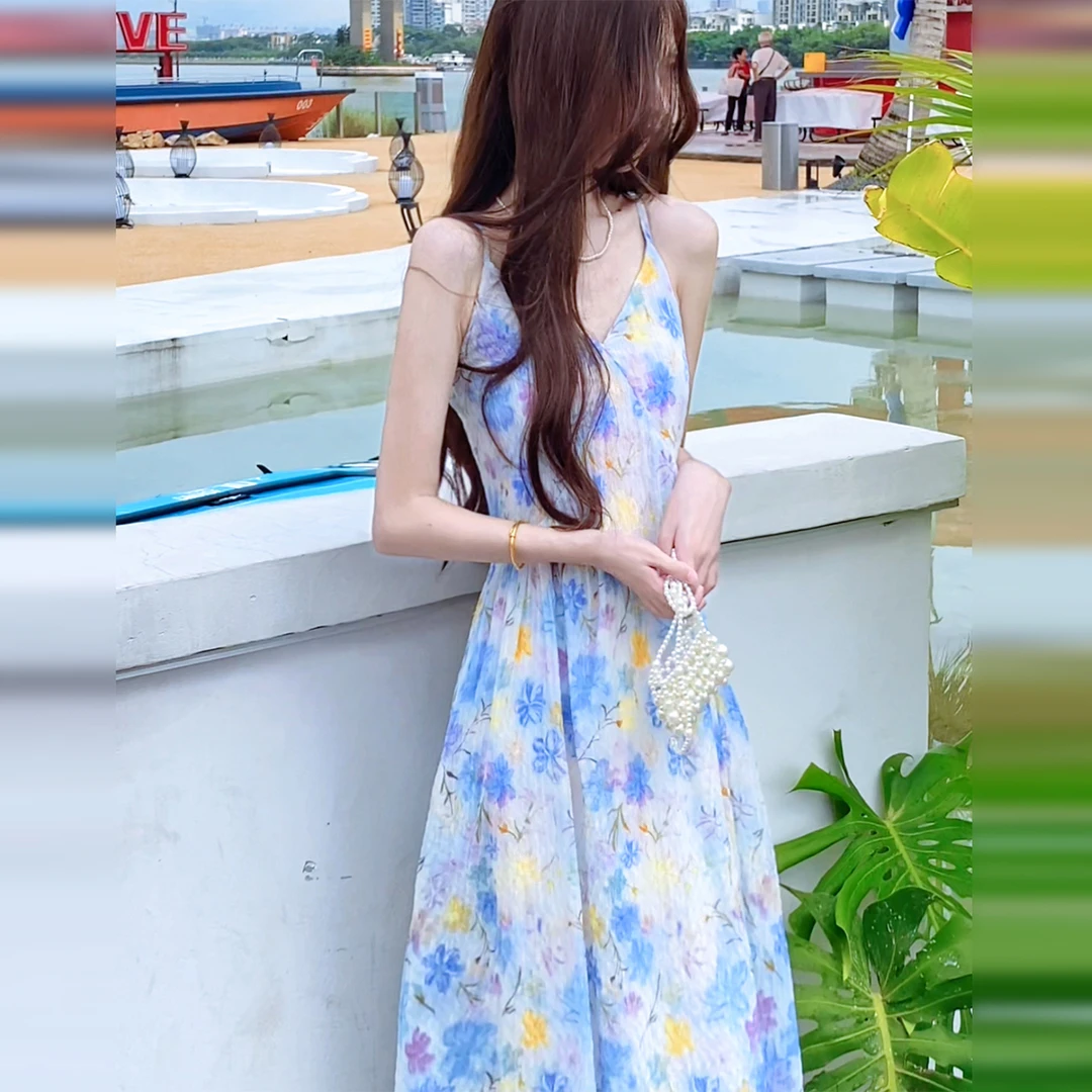法式气质蓝色碎花吊带连衣裙子女夏季2025新款爆款海边度假风长裙