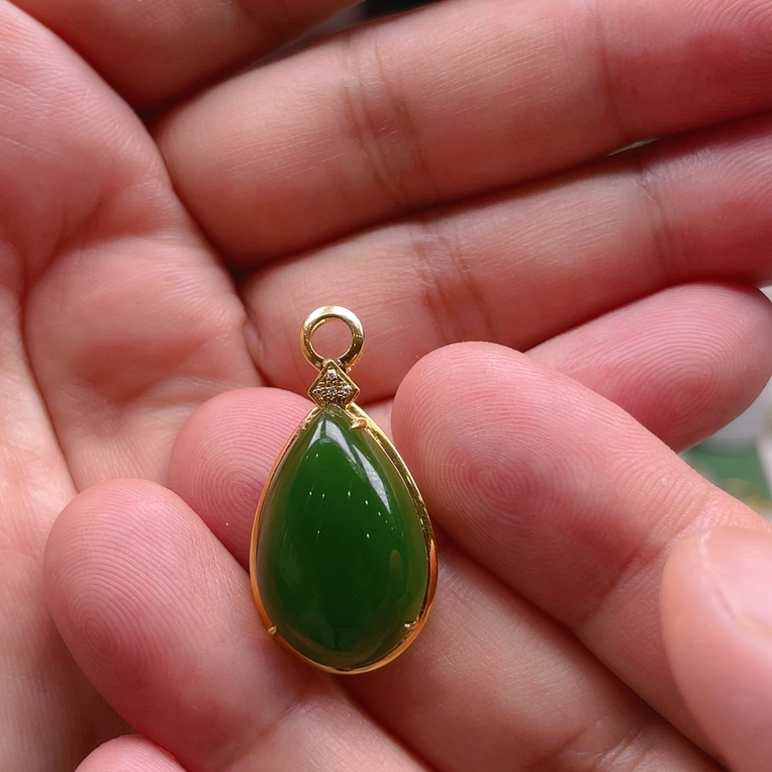 和田玉（碧玉）18K金镶嵌颈饰