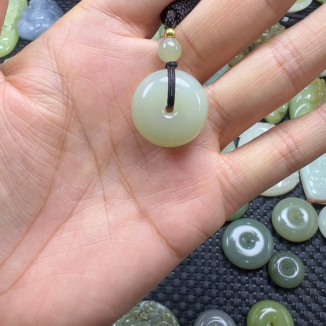 和田玉未镶嵌吊坠(不含链)卡19.9（福利漏，不退不换）