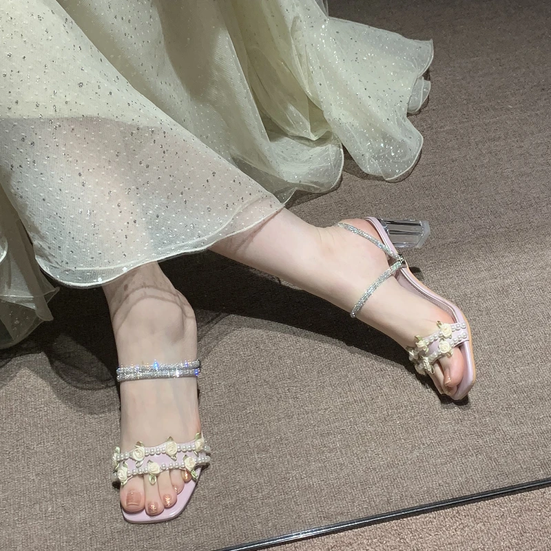 方头粗跟2025新款凉鞋女夏季配裙子露趾花朵高跟鞋不累脚
