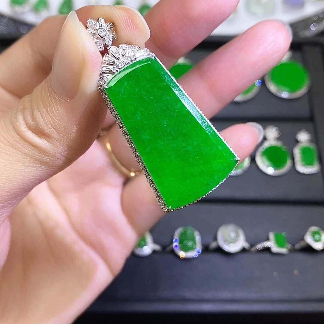 翡翠18K金镶嵌吊坠(不含链)