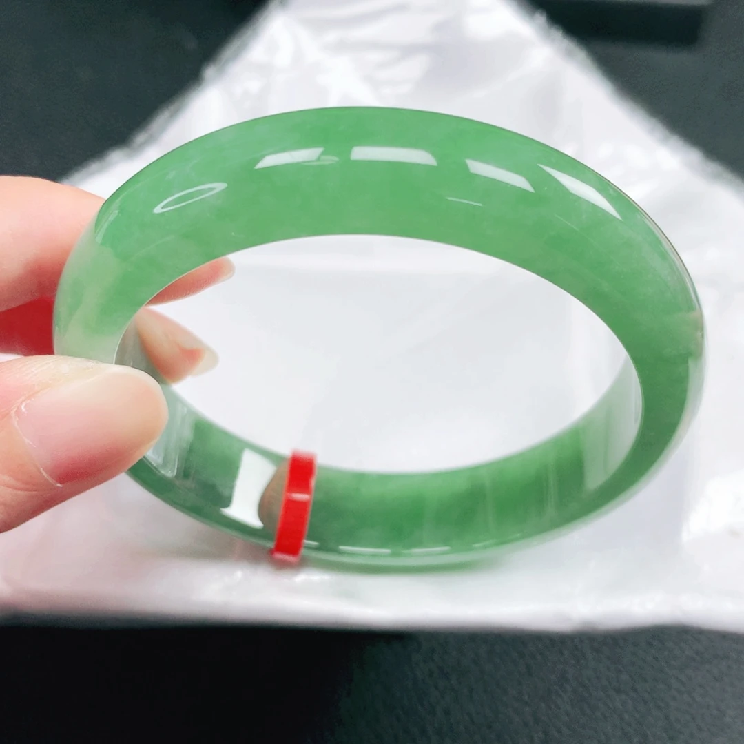 翡翠未镶嵌手镯57圈