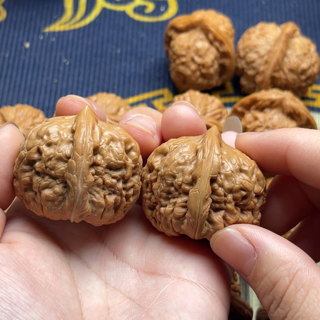 文玩核桃吊坠金字塔35