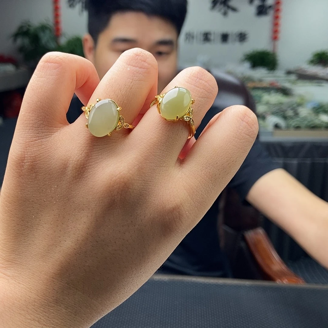 和田玉戒指未镶嵌颜色多样性发拍一发一