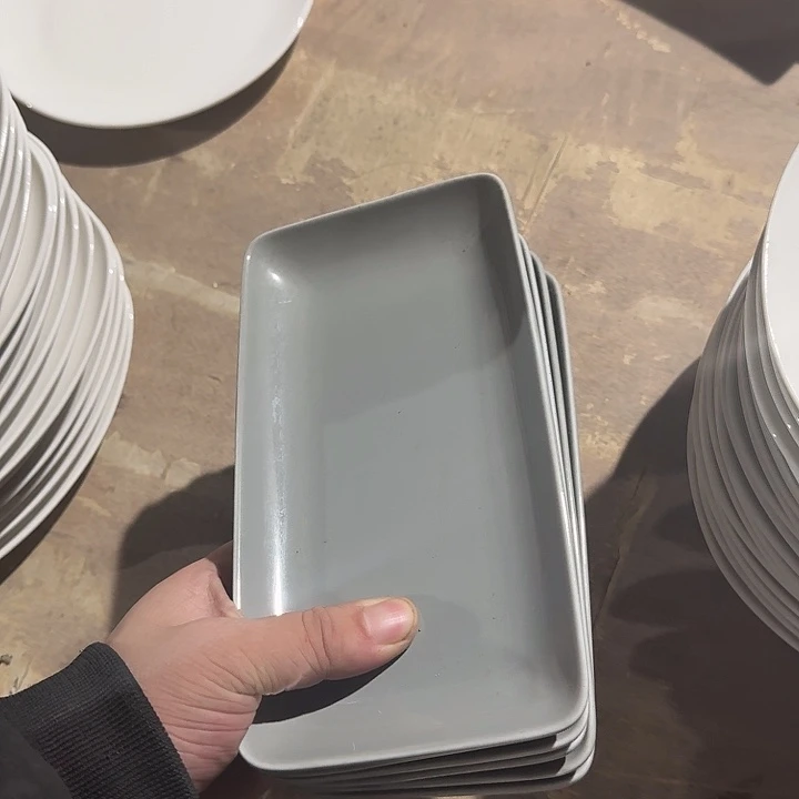 瓷灰色  6 个 8 英寸 长盘