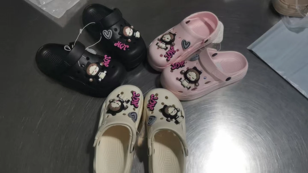 【现2300号 粉色凉鞋】--姐妹服装2店