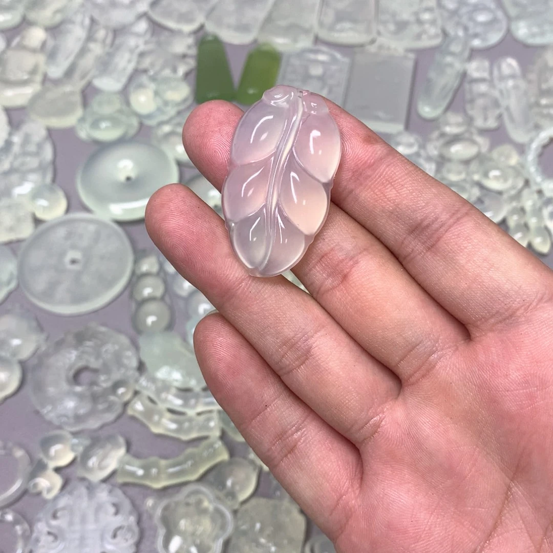 蛇纹石玉颈饰未镶嵌尼*