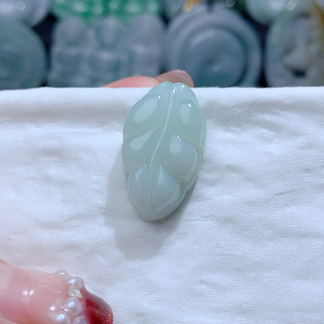 翡翠颈饰未镶嵌3240。