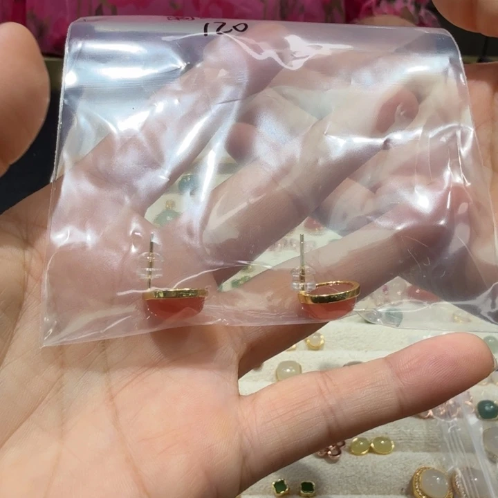 葡***）和田玉手镯未镶嵌