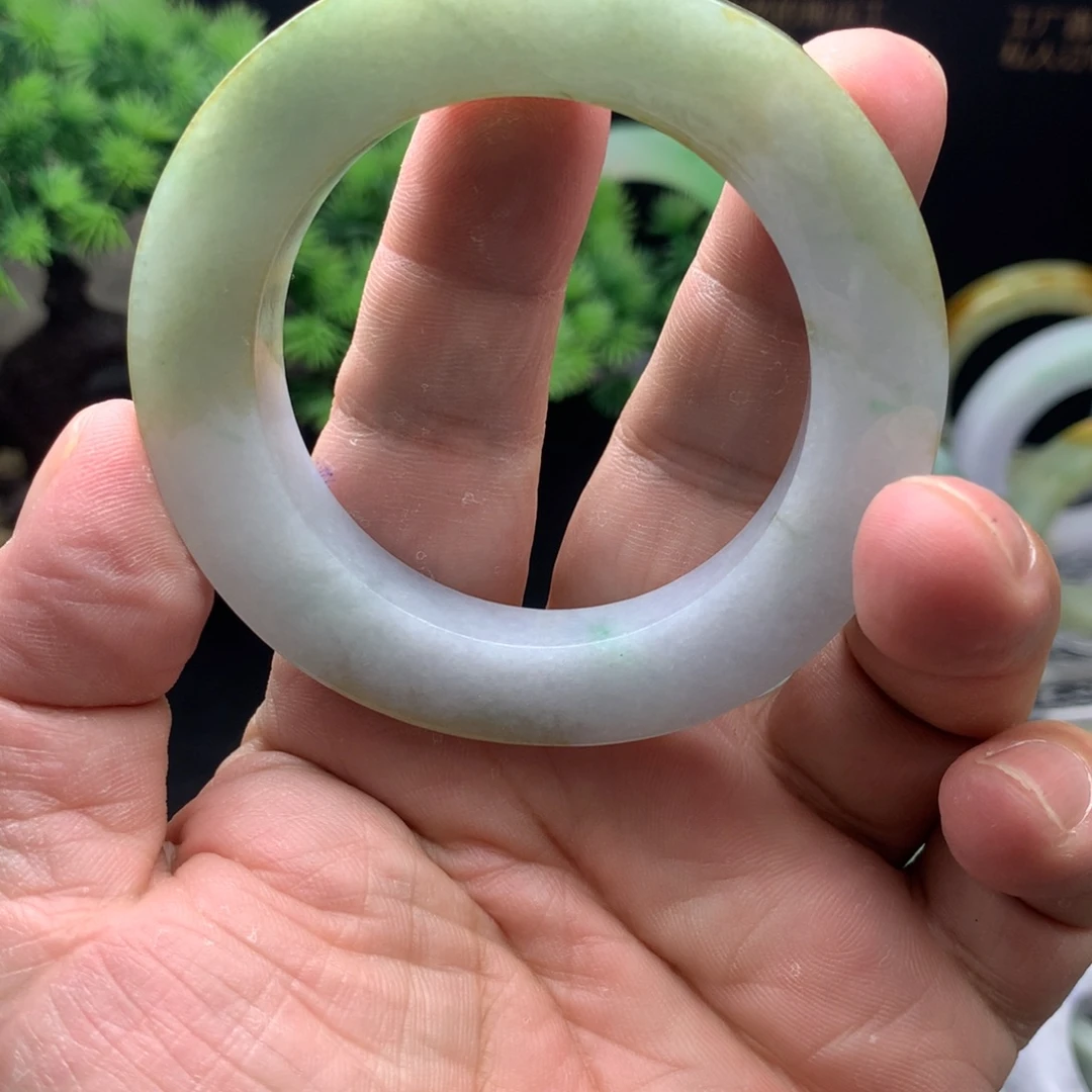 定制翡翠未镶嵌手镯