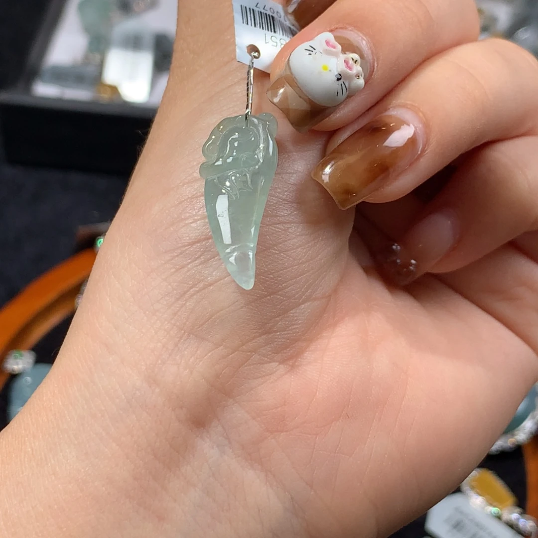 翡翠未镶嵌颈饰11