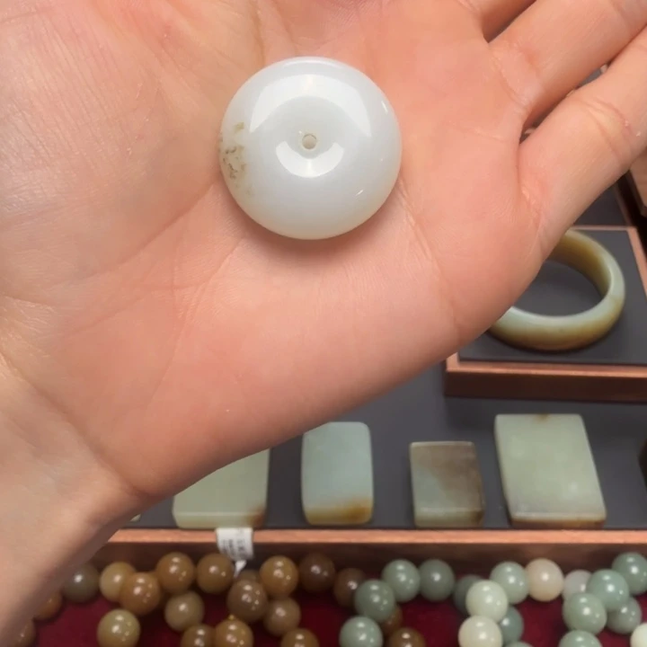 手串未镶嵌和田玉（糖玉）