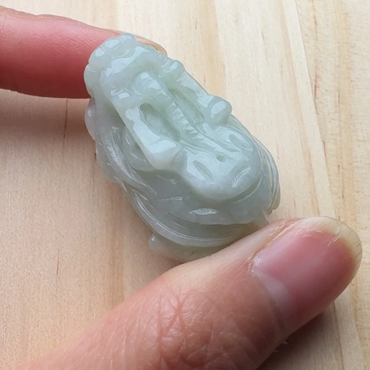 翡翠未镶嵌颈饰龙龟