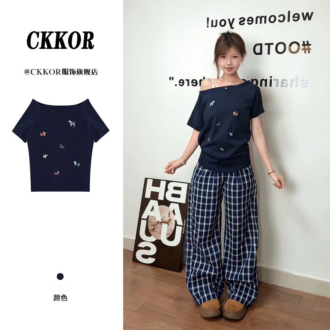 CKKOR夏季新款穿搭一字领露肩短袖t恤女小狗印花小众时尚百搭上衣