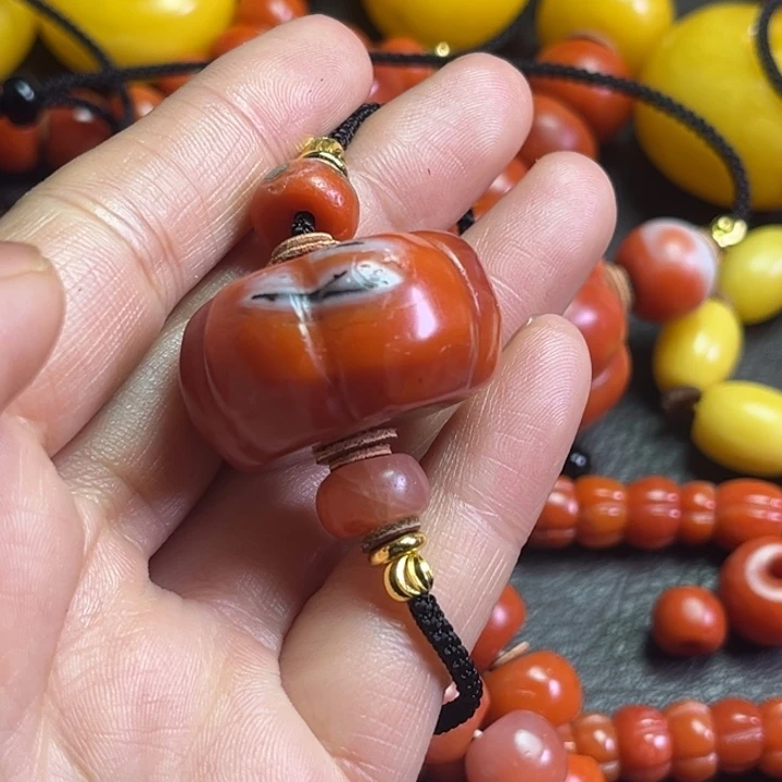 颈饰琉璃张*源琉璃………….