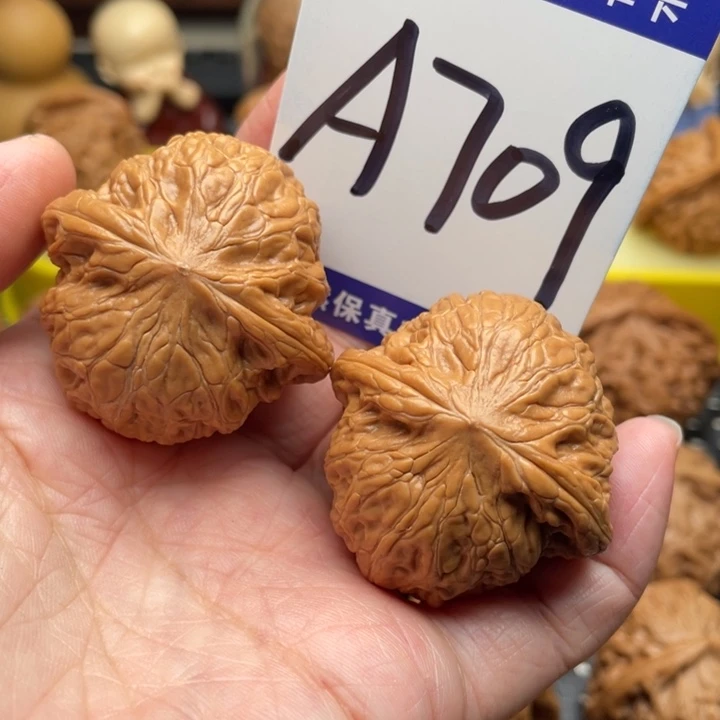 桃核把件铁锤妹妹38