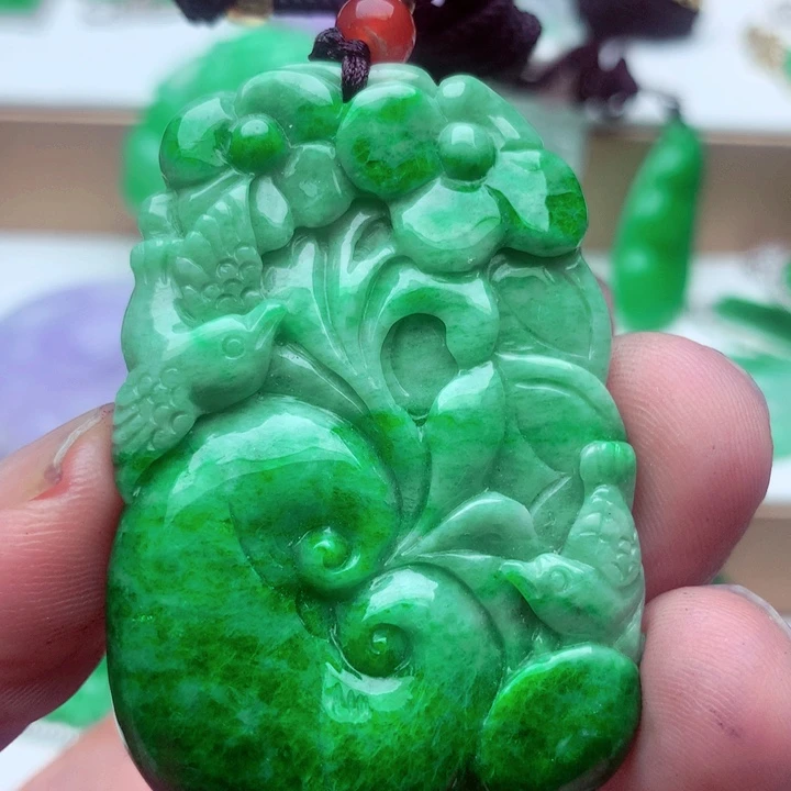 吊坠(不含链)未镶嵌翡翠