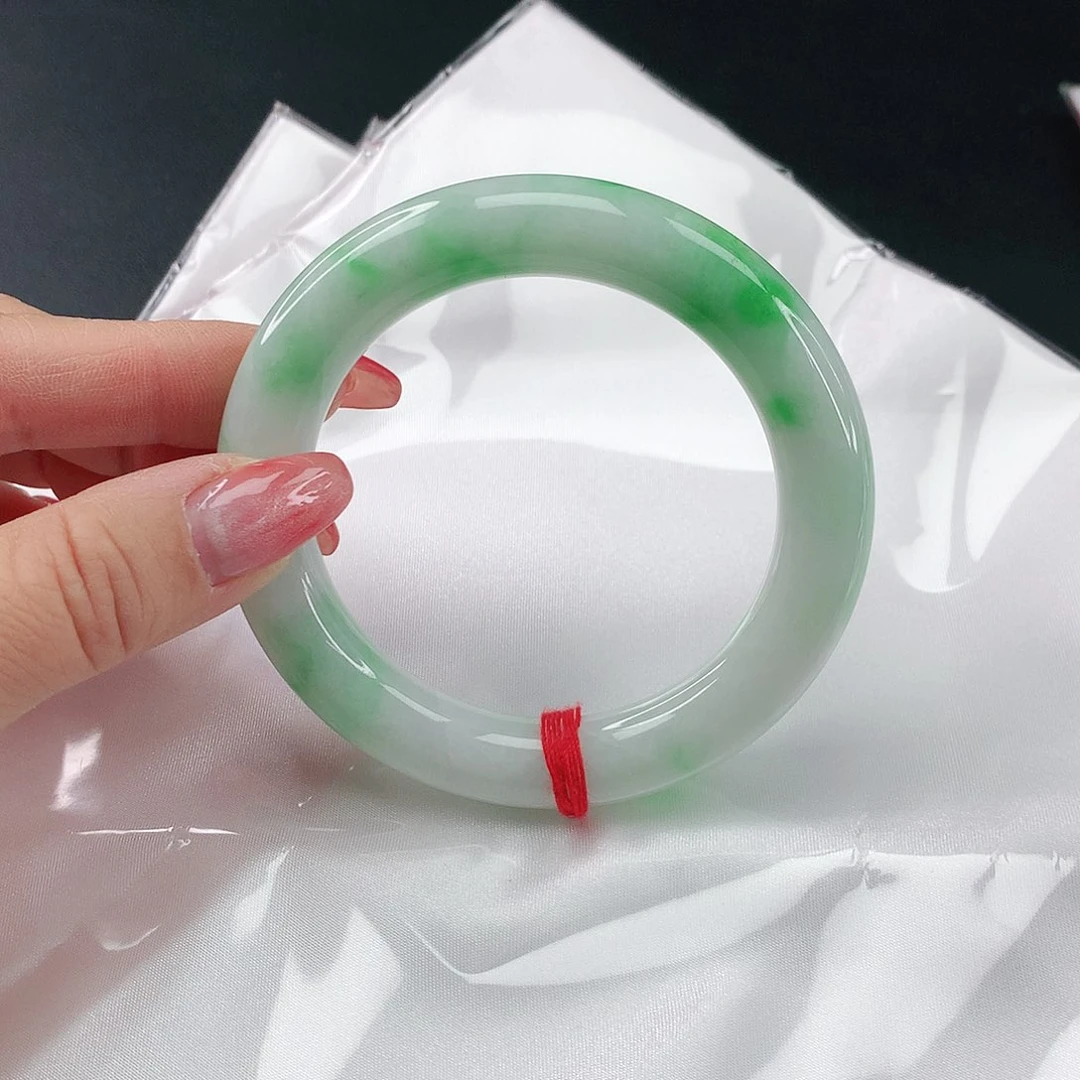 翡翠手镯未镶嵌翡翠008