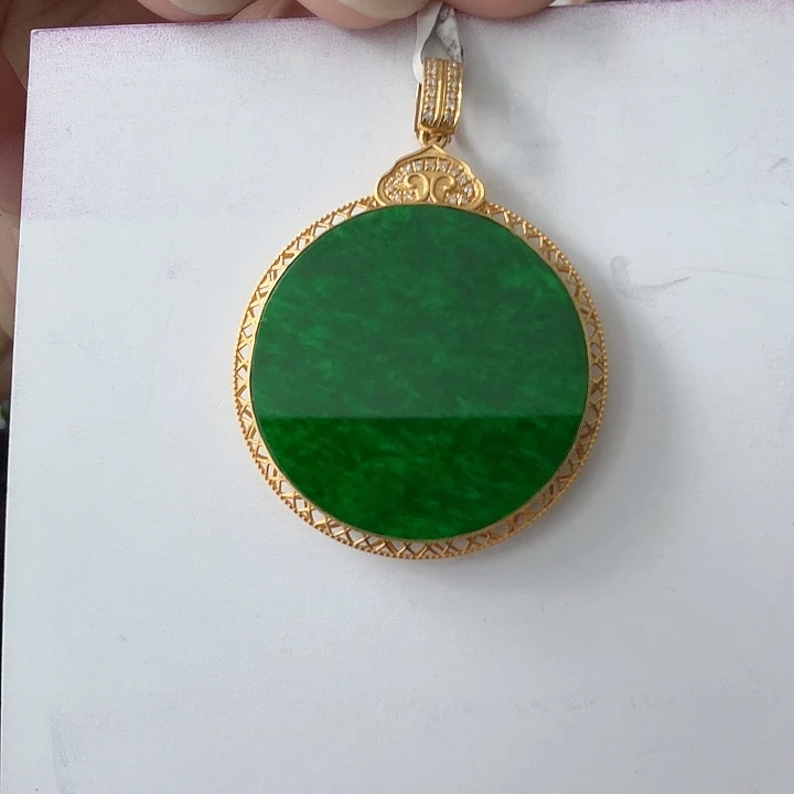 @****翡翠18K金镶嵌颈饰倩