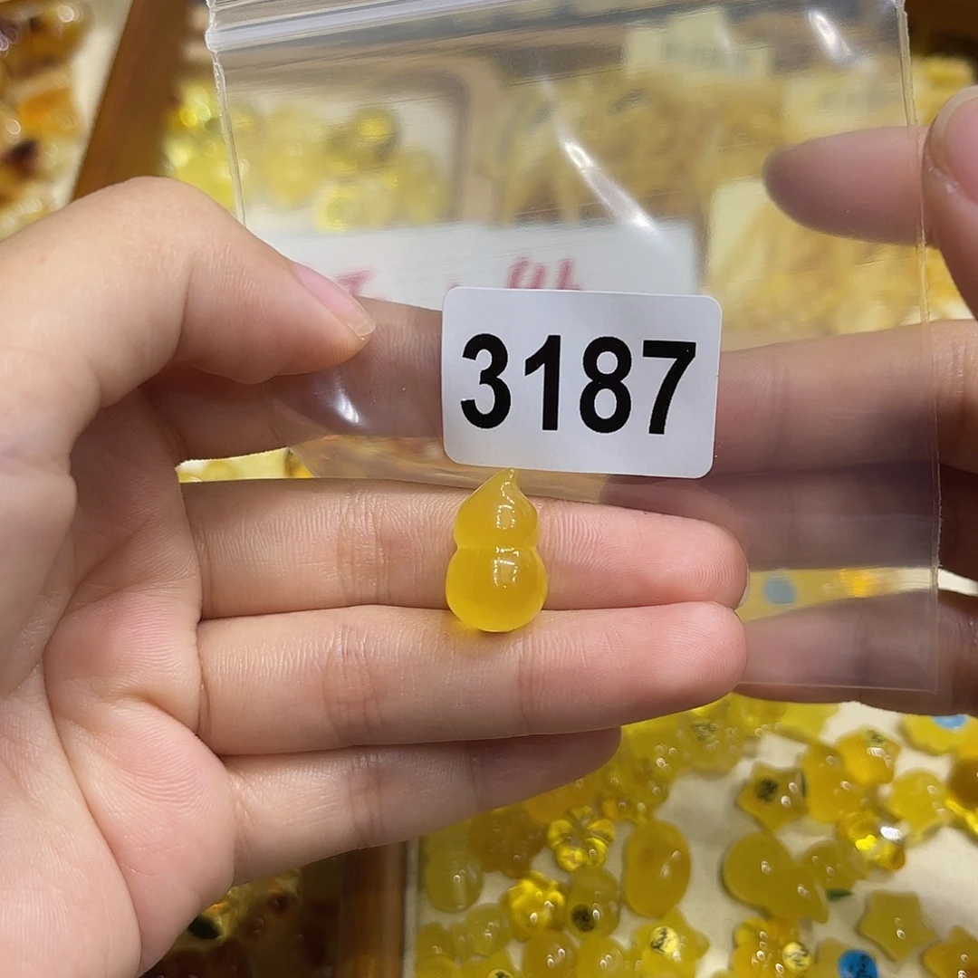 我***疼琥珀未镶嵌珠宝奇石