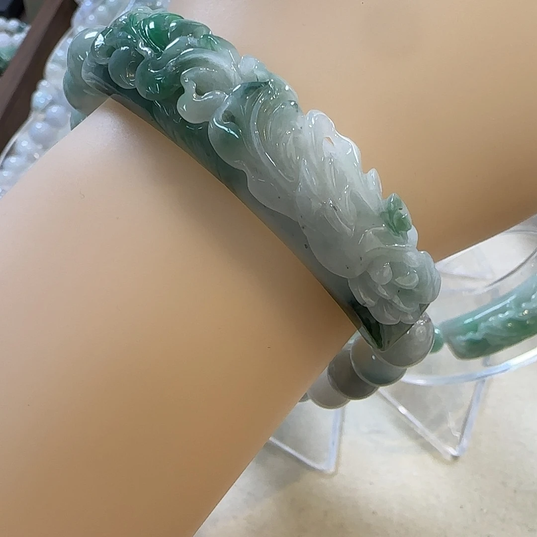颈饰未镶嵌翡翠手牌