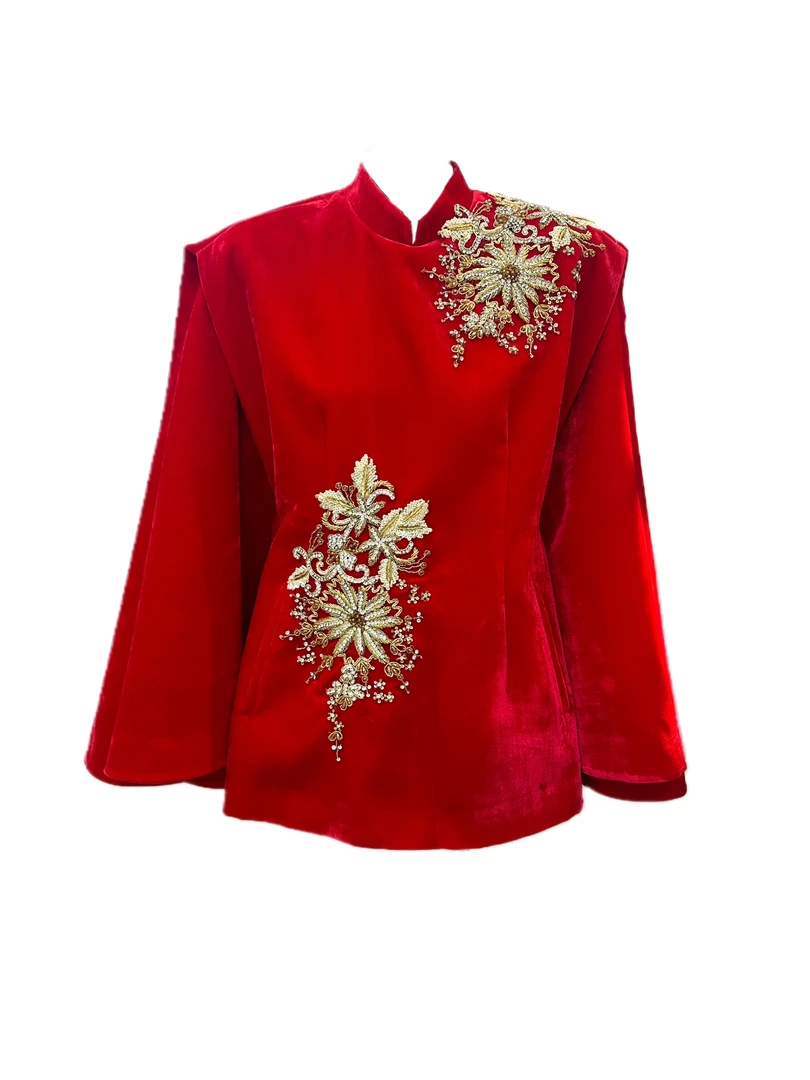 娇娇“du家”联名款xJUNYANG杨君红丝绒钉珠斗篷