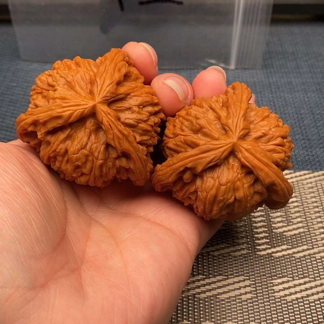 乌***啊文玩核桃吊坠三棱