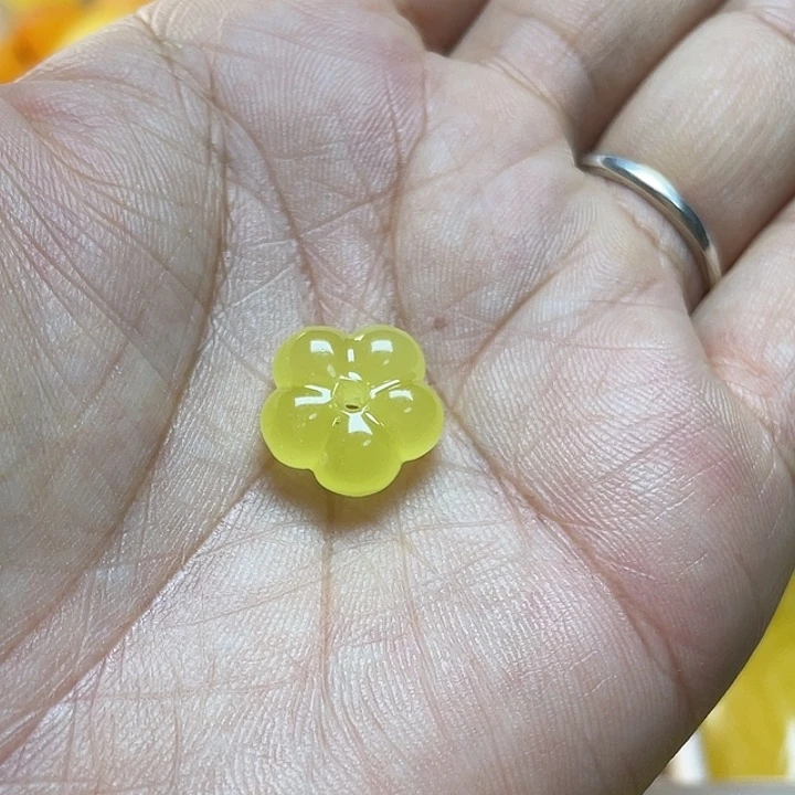 蜜蜡未镶嵌珠宝奇石