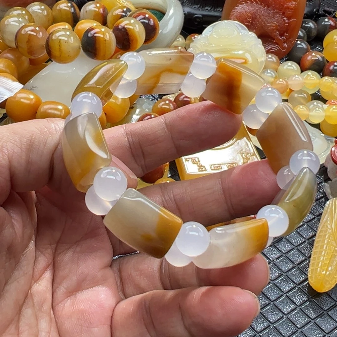 石英质玉未镶嵌颈饰