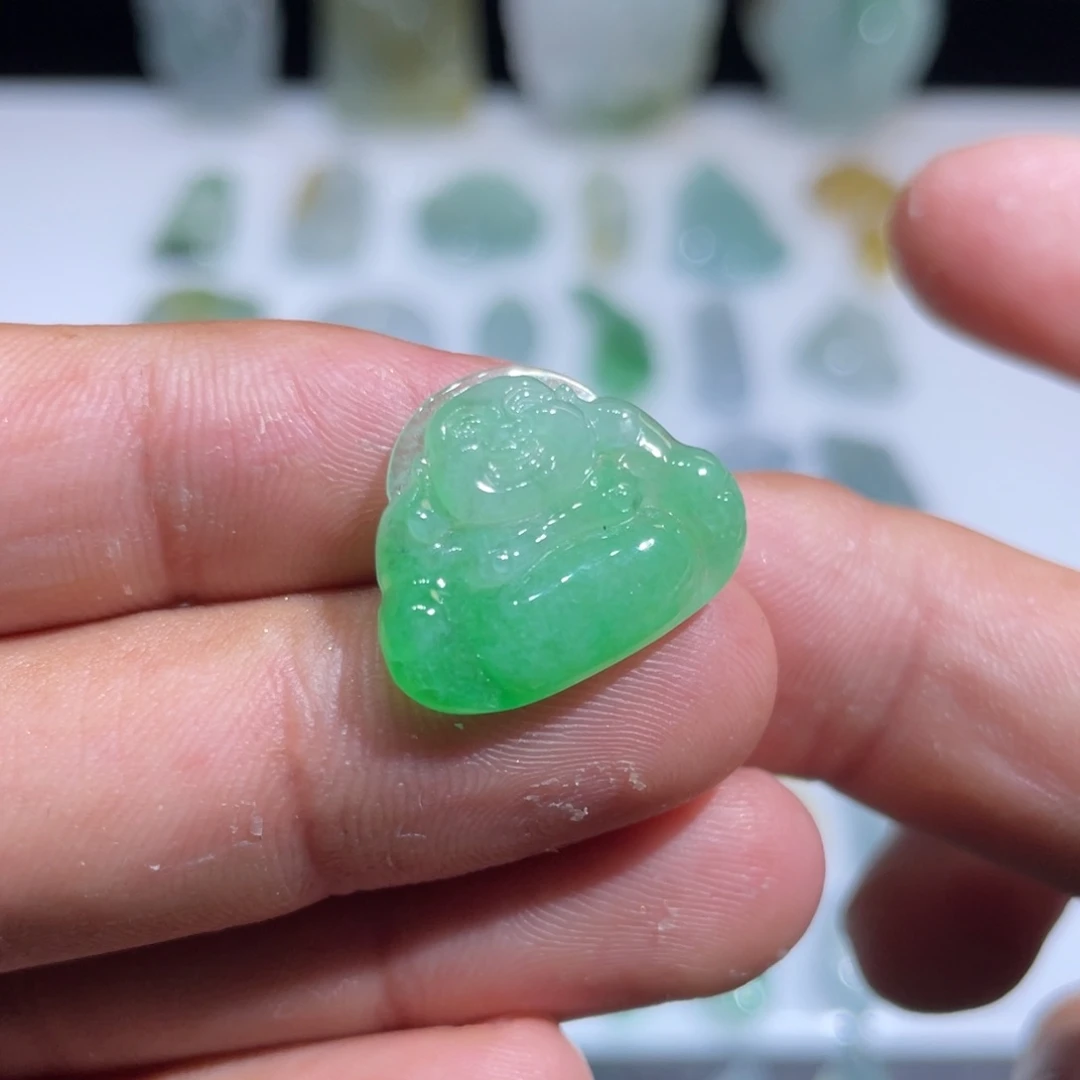 颈饰未镶嵌翡翠佛公