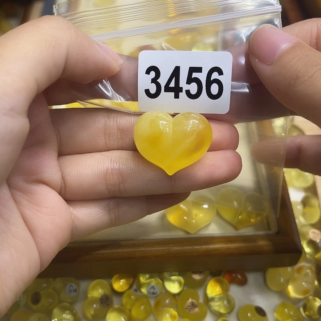 丫***头琥珀未镶嵌珠宝奇石