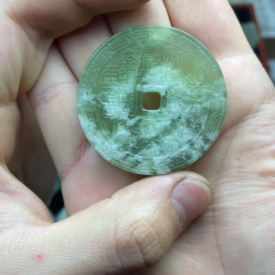 蛇纹石玉颈饰未镶嵌