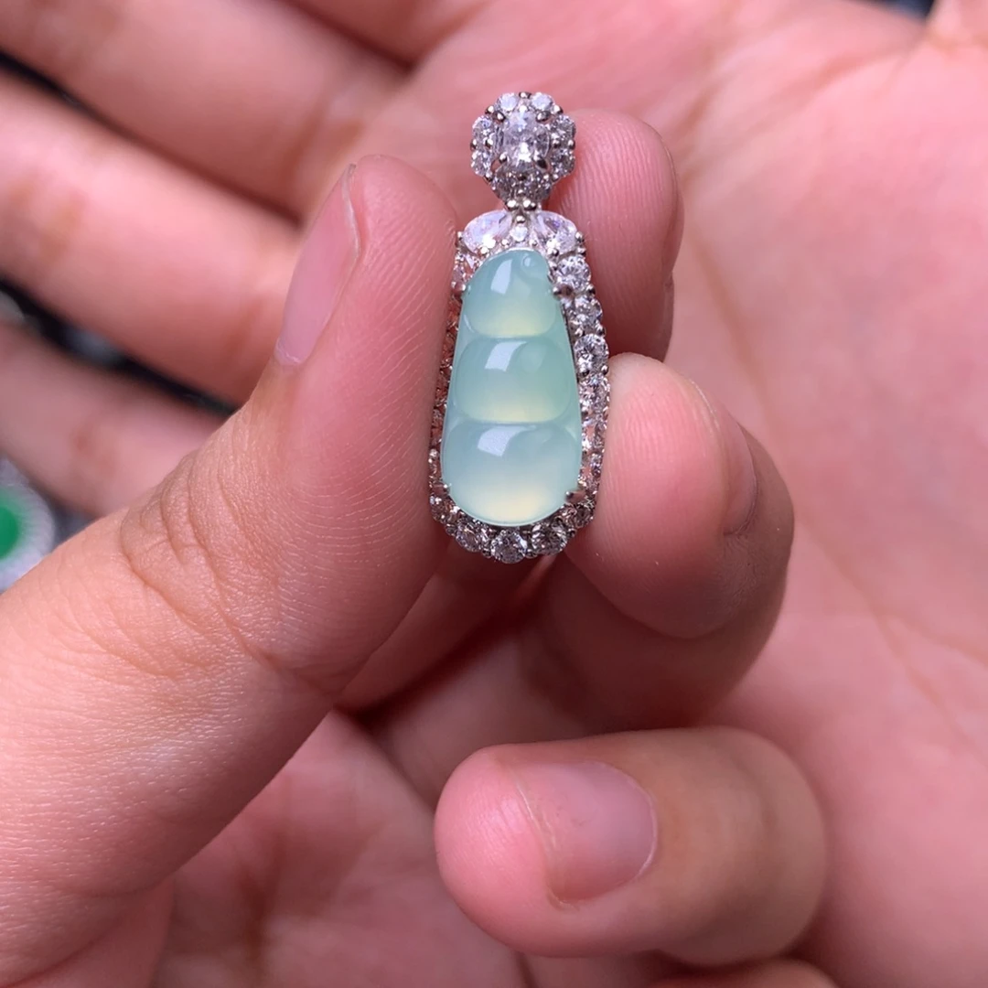 吊坠(赠链)银S925镶嵌翡翠