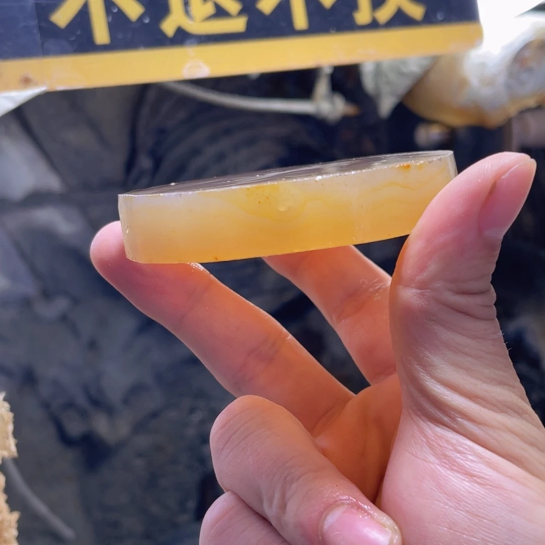 淡***.定制玛瑙手镯工费