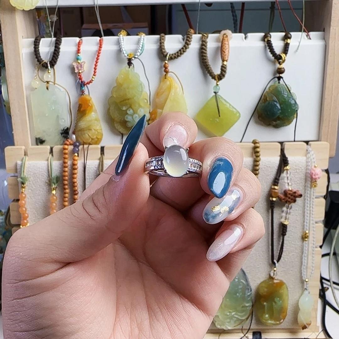 橙***了蛇纹石玉合金颈饰