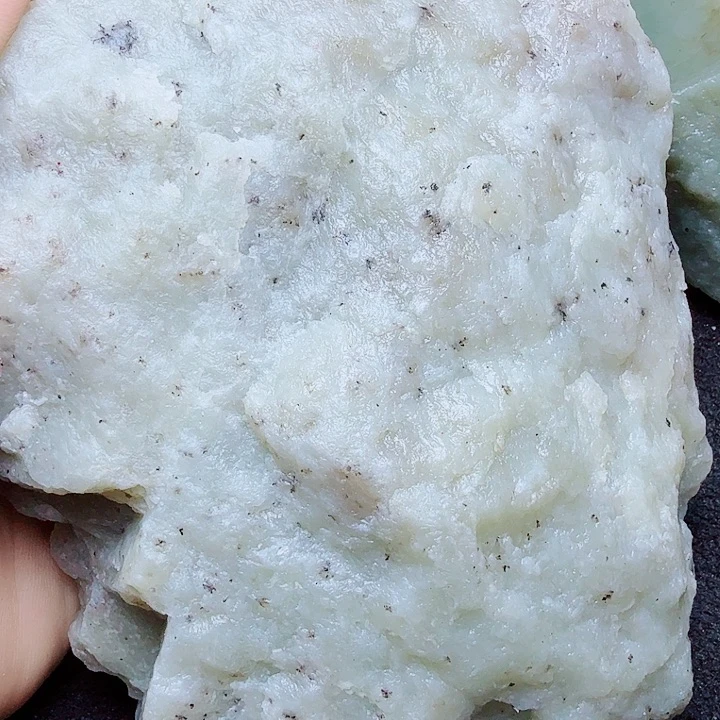 未镶嵌和田玉（糖玉）珠宝半成品