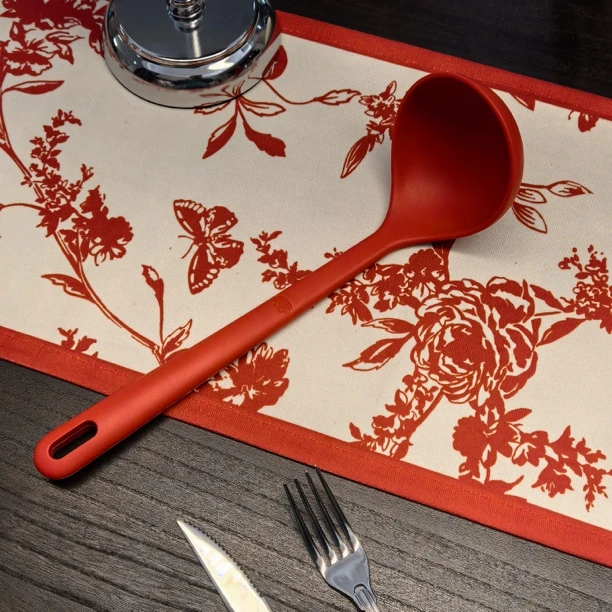 出意大利 红色硅胶汤勺一支 长度31.5厘米 勺头9.5厘米