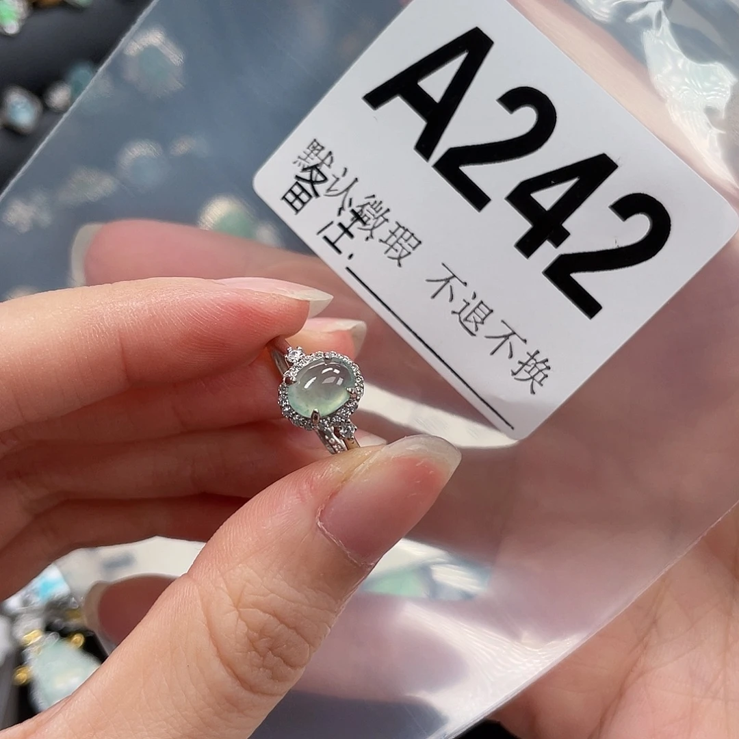 翡翠银S925镶嵌戒指不退不换