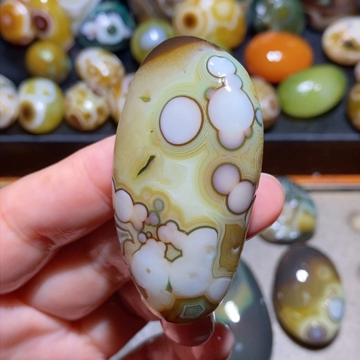 未镶嵌玛瑙/玉髓珠宝半成品70