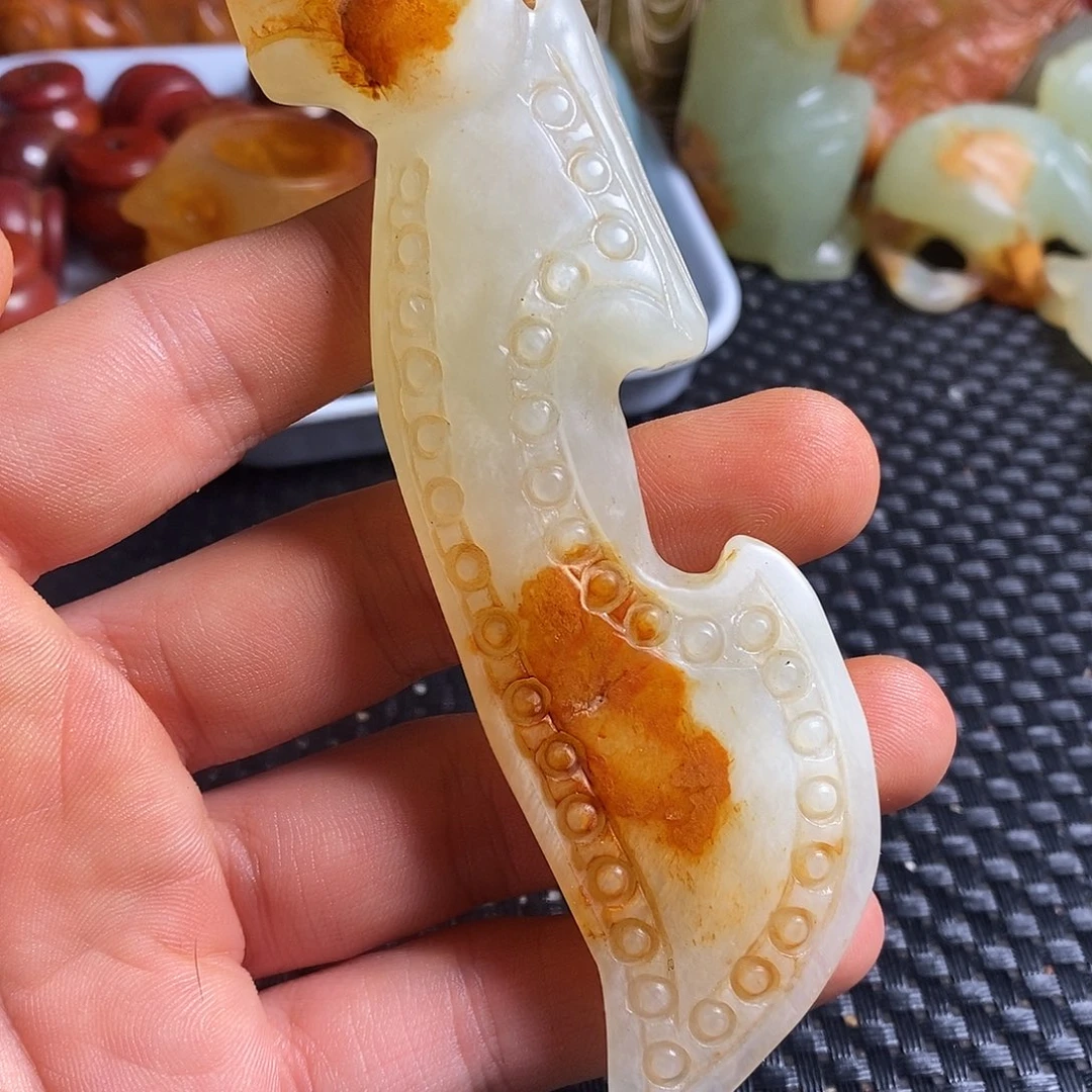 岫岩老玉（透闪石质玉）未镶嵌珠宝奇石