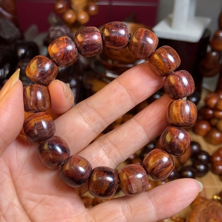 黄花梨/降香黄檀云*海南黄花梨老型珠尺寸13*14小瑕疵