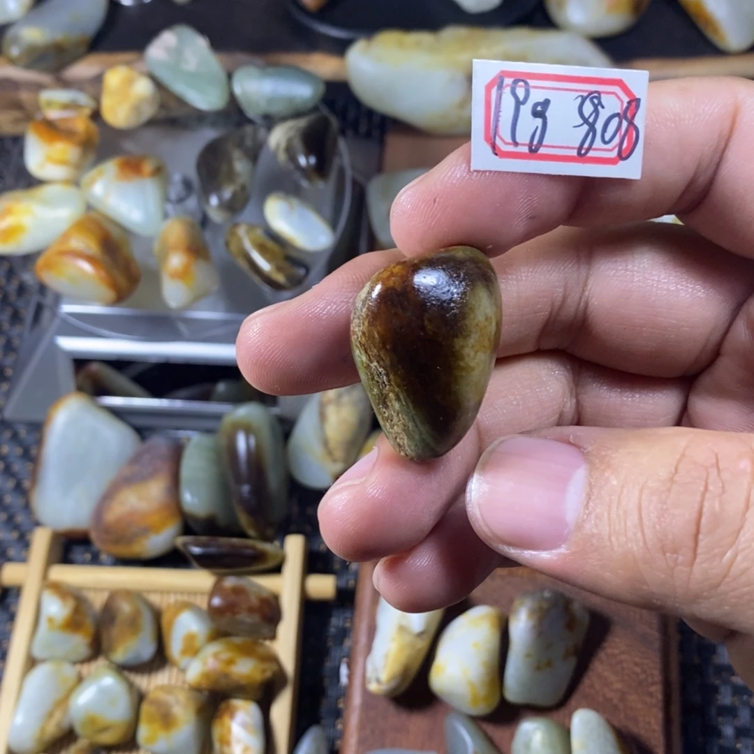 和田玉（糖玉）未镶嵌挂件