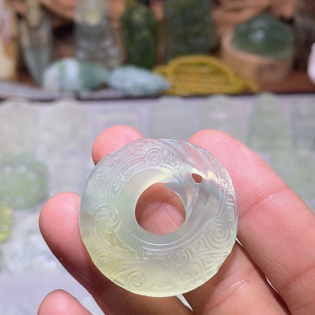 未镶嵌蛇纹石玉珠宝奇石