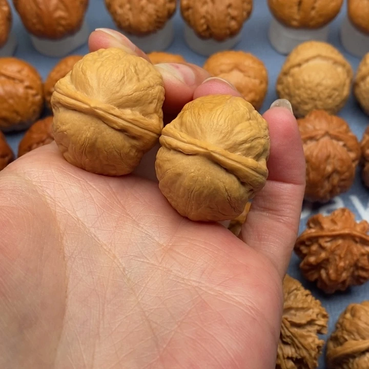 文玩核桃把件钢蛋